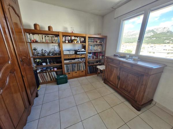 Appartement 3 chambres, balcons et parking