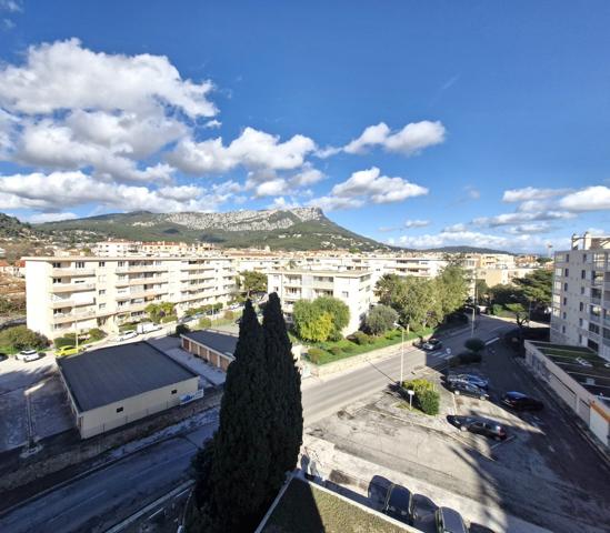 Appartement 3 chambres, balcons et parking