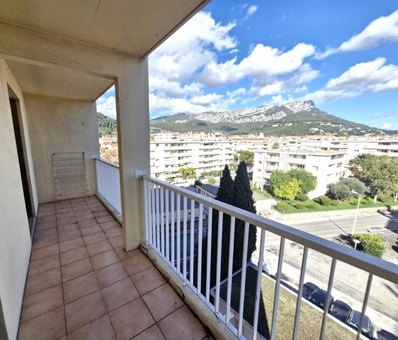 Appartement 3 chambres, balcons et parking