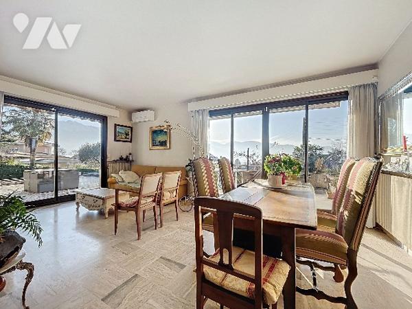 Maison familiale de 233m2 avec piscine, jacuzzi et vue imprenable sur Belledonne.