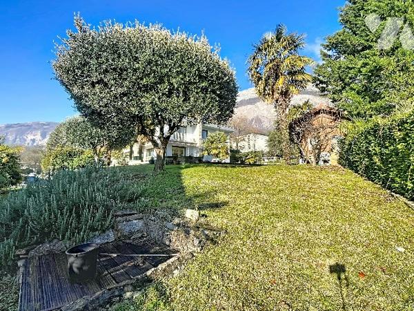 Maison familiale de 233m2 avec piscine, jacuzzi et vue imprenable sur Belledonne.