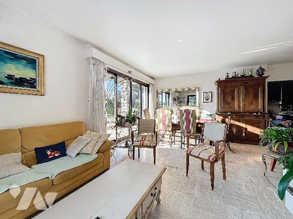 Maison familiale de 233m2 avec piscine, jacuzzi et vue imprenable sur Belledonne.