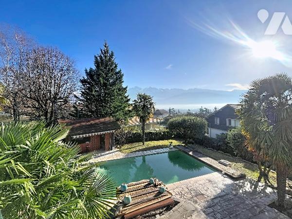 Maison familiale de 233m2 avec piscine, jacuzzi et vue imprenable sur Belledonne.
