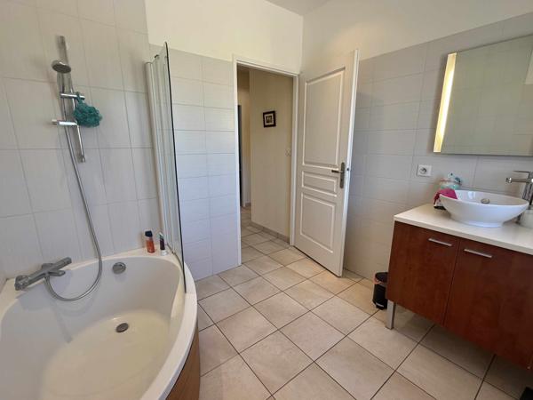 Roquecor (82150) TARN ET GARONNE ROQUECOR Maison de plain-pied avec 4 chambres, atelier et jardins