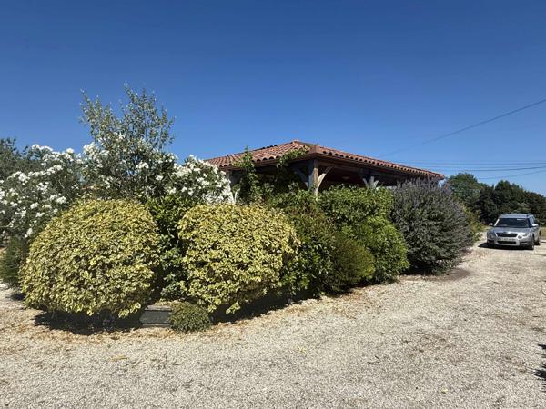Roquecor (82150) TARN ET GARONNE ROQUECOR Maison de plain-pied avec 4 chambres, atelier et jardins