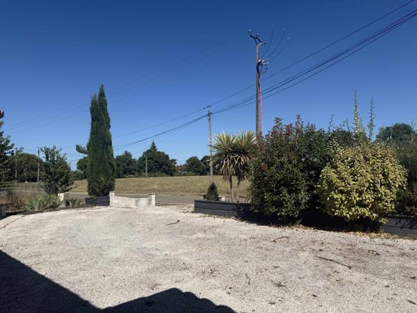 Roquecor (82150) TARN ET GARONNE ROQUECOR Maison de plain-pied avec 4 chambres, atelier et jardins