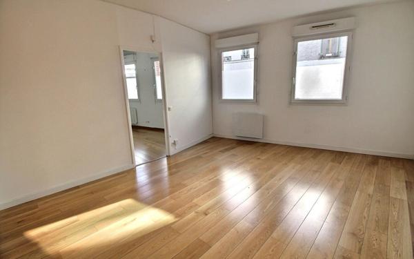 Appartement à vendre    2 pièces • 47,75 m2 Montreuil