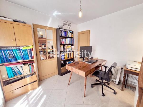 Appartement
         5 pièces
        - 100 m² Exclusivité 249 000 € *
