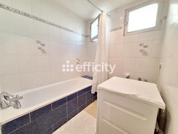 Appartement
         5 pièces
        - 100 m² Exclusivité 249 000 € *
