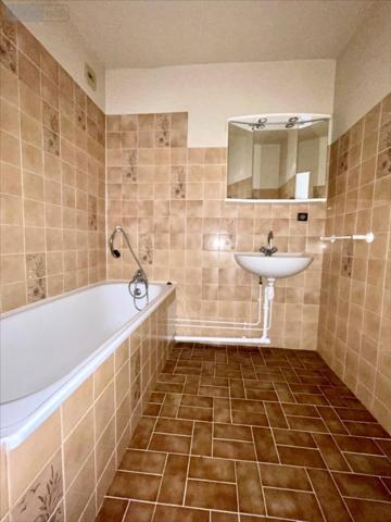 Appartement à louer à Reims dans la Marne (51100), ref : LOCAP002FOU