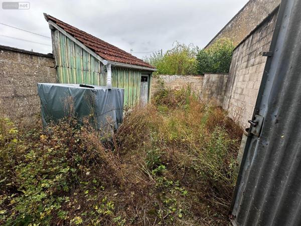 Garage - Parking à vendre à Villeneuve-sur-Yonne dans l'Yonne (89500), ref : 89062-18