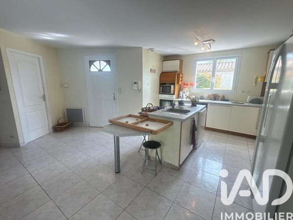 Maison à vendre 6 pièces 198 m² Sauvian