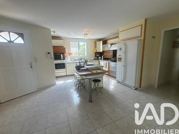 Maison à vendre 6 pièces 198 m² Sauvian