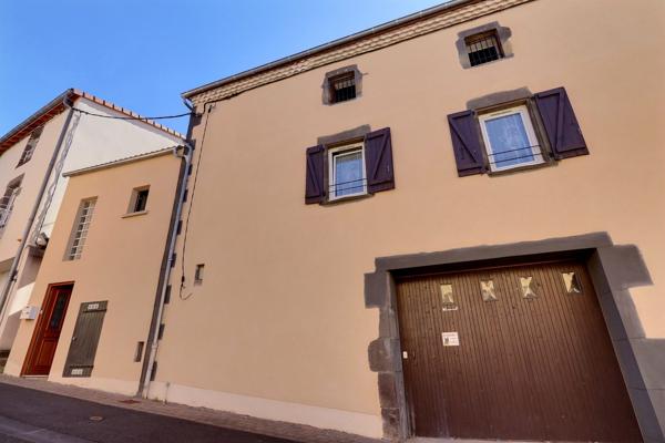 EXCLUSIVITE , belle maison de ville renovée avec Gout , garage
