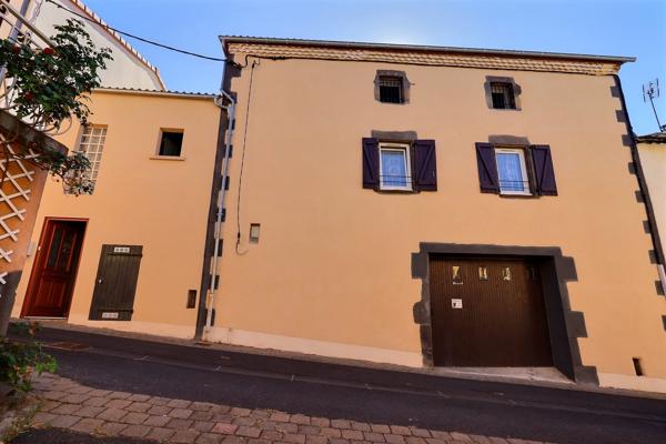 EXCLUSIVITE , belle maison de ville renovée avec Gout , garage