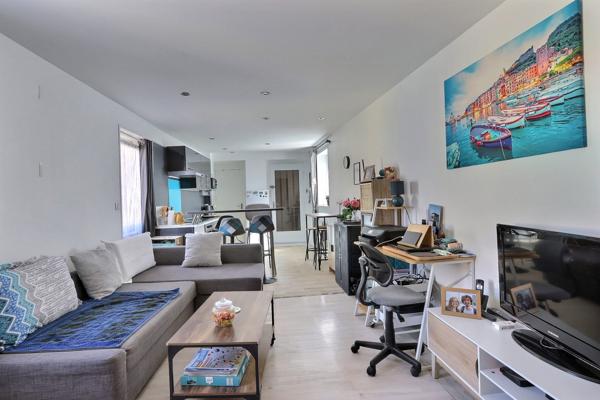 EXCLUSIVITE , belle maison de ville renovée avec Gout , garage