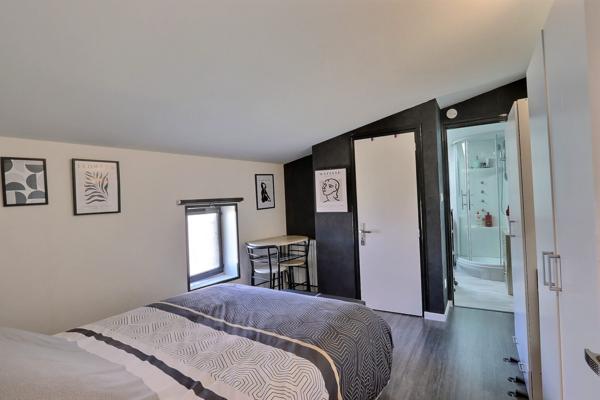 EXCLUSIVITE , belle maison de ville renovée avec Gout , garage