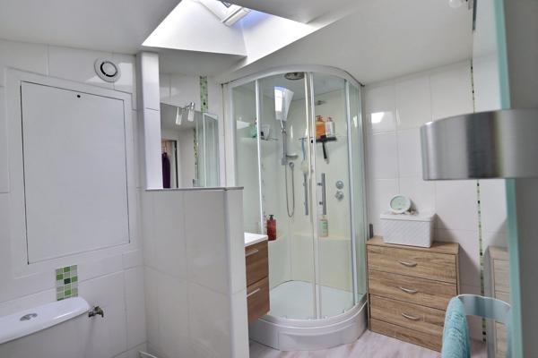 EXCLUSIVITE , belle maison de ville renovée avec Gout , garage