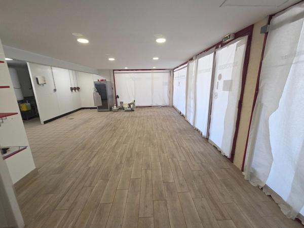 à vendre (30)Dpt Gard (30), MEJANNES LE CLAP local commercial 86m2 environ idéal métiers de bouches sur emplacement N°1