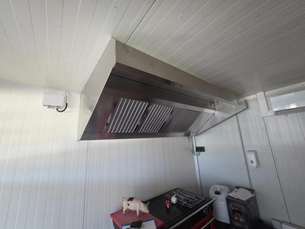 à vendre (30)Dpt Gard (30), MEJANNES LE CLAP local commercial 86m2 environ idéal métiers de bouches sur emplacement N°1