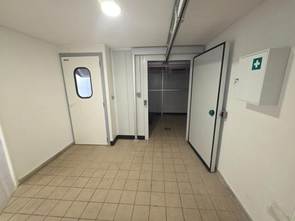à vendre (30)Dpt Gard (30), MEJANNES LE CLAP local commercial 86m2 environ idéal métiers de bouches sur emplacement N°1