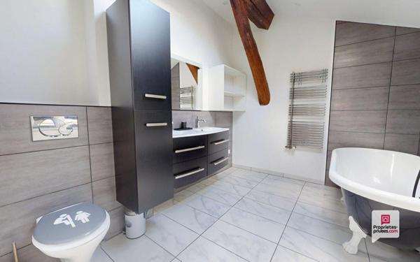 MAISON 6 PIÈCES+GRANDE CAVE VOUTEE, CALME, PARKING, BEAUCOUP DE POTENTIEL!