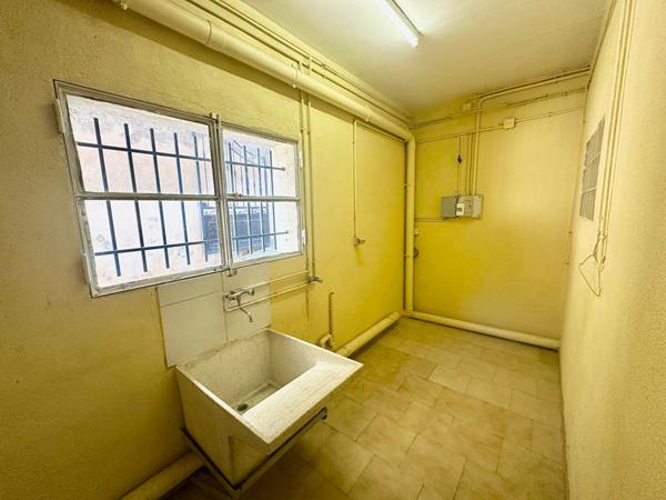 MONTAGNAC Villa de 131 m² avec jardin arboré et grand garage de 95m²