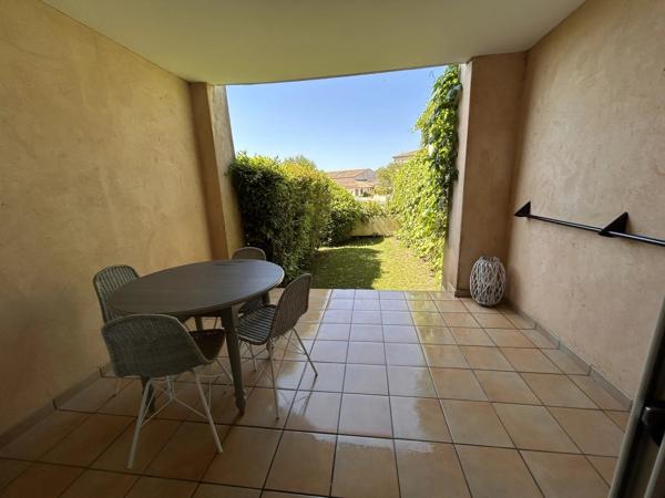 Golf de Pont Royal vue sur le lac,calme absolu, jardin privatif