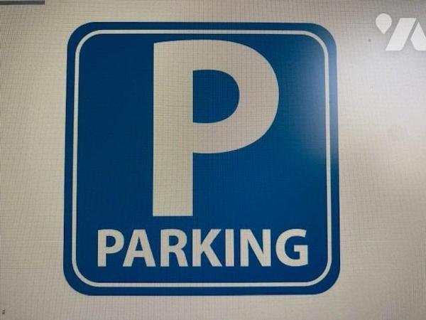 PARKING SECURISE CAMPUS SANTE CHU