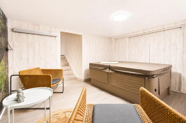 Vente                                                      Maison
                        
                     6 pièces                      150 m2                     à Bourgoin-Jallieu