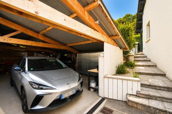 Vente                                                      Maison
                        
                     6 pièces                      150 m2                     à Bourgoin-Jallieu