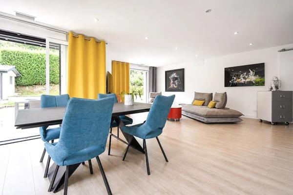 Vente                                                      Maison
                        
                     6 pièces                      150 m2                     à Bourgoin-Jallieu