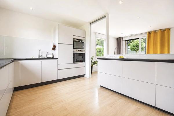 Vente                                                      Maison
                        
                     6 pièces                      150 m2                     à Bourgoin-Jallieu