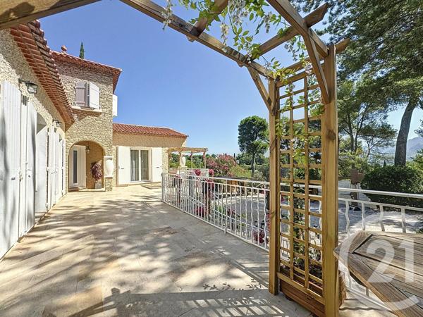 Maison à vendre  8 pièces - 198 m2 AUBAGNE - 13