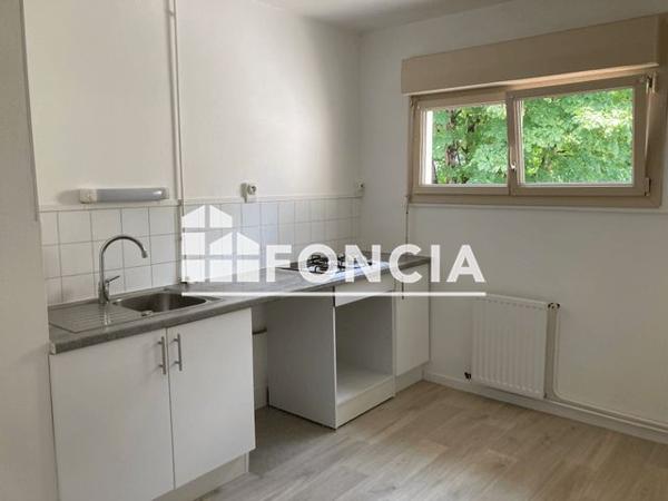 Location Appartement 3 pièces 64.86 m² - 28 AVENUE GENERAL DE GAULLE Avrille 49240