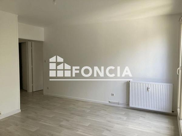 Location Appartement 3 pièces 64.86 m² - 28 AVENUE GENERAL DE GAULLE Avrille 49240