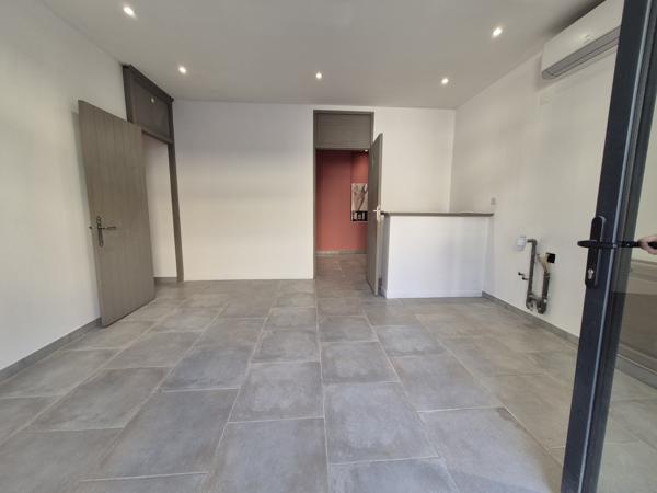 Eyragues (13630) EYRAGUES (13630) - APPARTEMENT 4 PIECES DANS LE VILLAGE