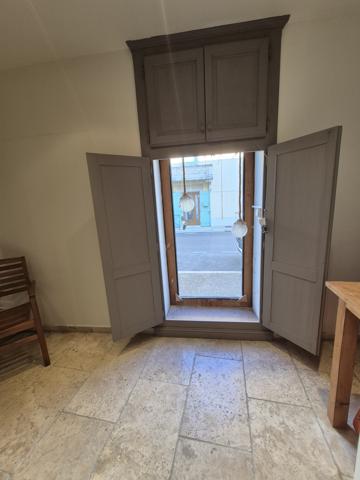 Eyragues (13630) EYRAGUES (13630) - APPARTEMENT 4 PIECES DANS LE VILLAGE