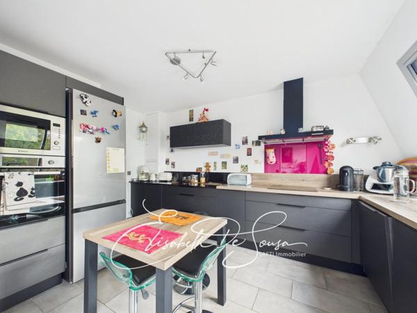 EXCLUSIVITÉ – AU HALAGE / BORDS DE MARNE – LIMITE SAINT-MAUR