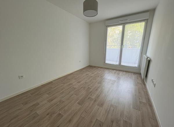 T2 lumineux avec balcon