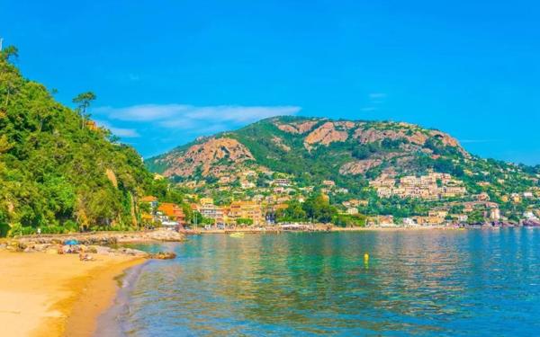 Maison à vendre    2 pièces • 33,66 m2 Mandelieu-la-Napoule