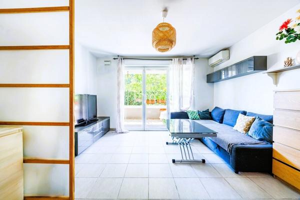 Limitrophe 11ème 12ème Marseille / Appartement / Terrasse