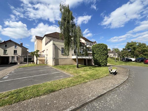 DOURDAN - Centre-ville !