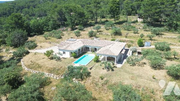 Maison d'Exception de 260 m² à Draguignan sur un 26 821 m² de terrain.