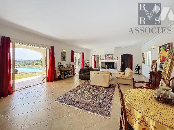 Maison d'Exception de 260 m² à Draguignan sur un 26 821 m² de terrain.