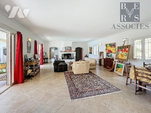 Maison d'Exception de 260 m² à Draguignan sur un 26 821 m² de terrain.