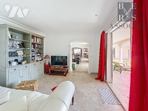 Maison d'Exception de 260 m² à Draguignan sur un 26 821 m² de terrain.