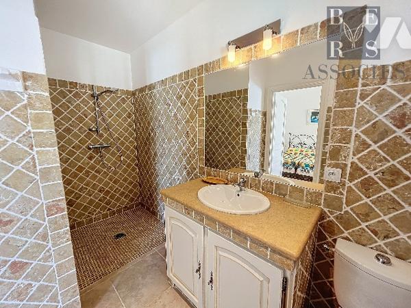 Maison d'Exception de 260 m² à Draguignan sur un 26 821 m² de terrain.