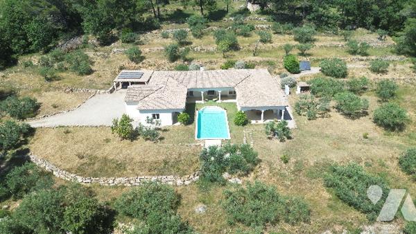 Maison d'Exception de 260 m² à Draguignan sur un 26 821 m² de terrain.