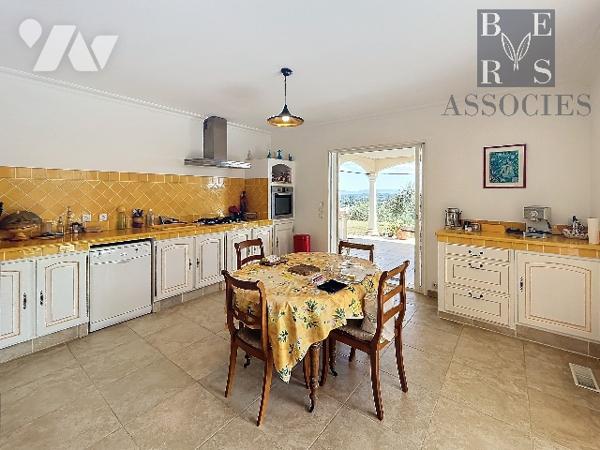 Maison d'Exception de 260 m² à Draguignan sur un 26 821 m² de terrain.